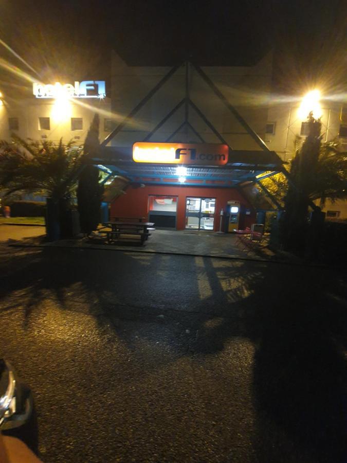hotelF1 Lyon Isle D'Abeau Ouest St Exupery Saint-Quentin-Fallavier Exterior foto