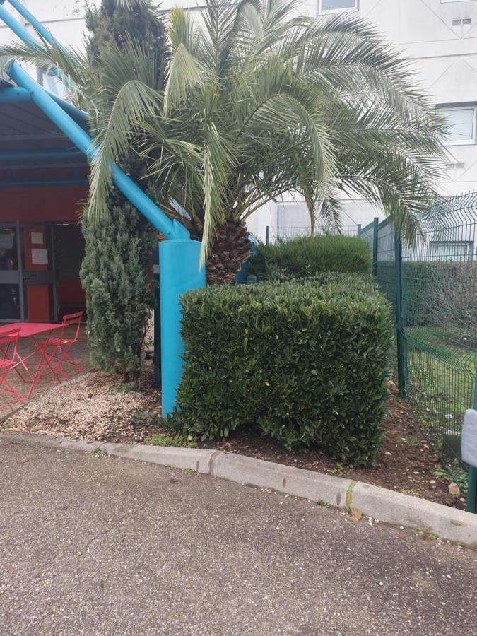 hotelF1 Lyon Isle D'Abeau Ouest St Exupery Saint-Quentin-Fallavier Exterior foto